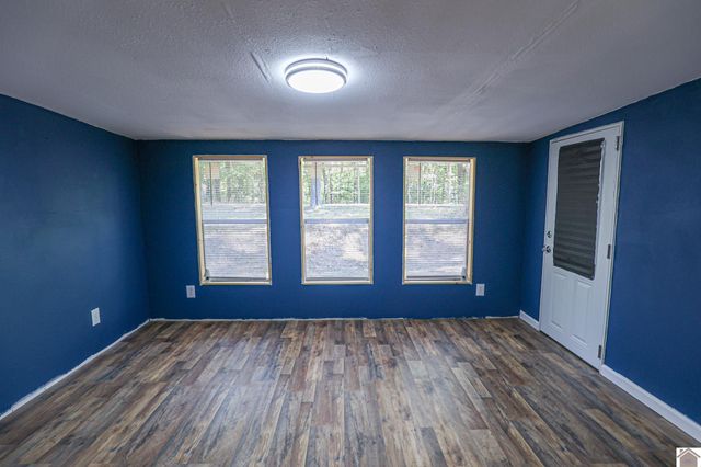 4256 Barge Island Rd., Benton, KY 42025