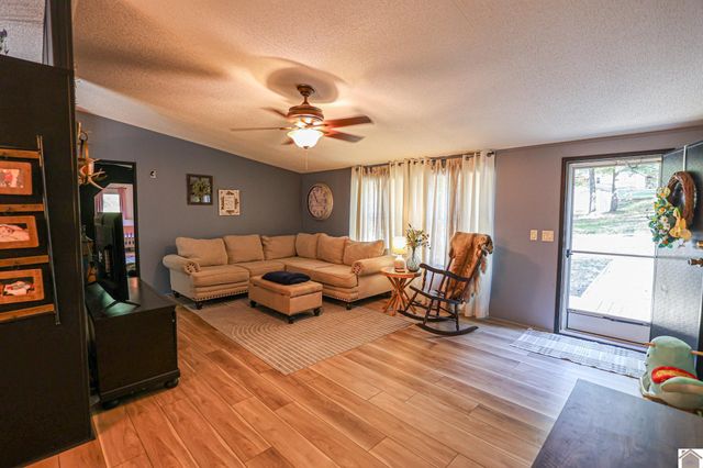 4256 Barge Island Rd., Benton, KY 42025