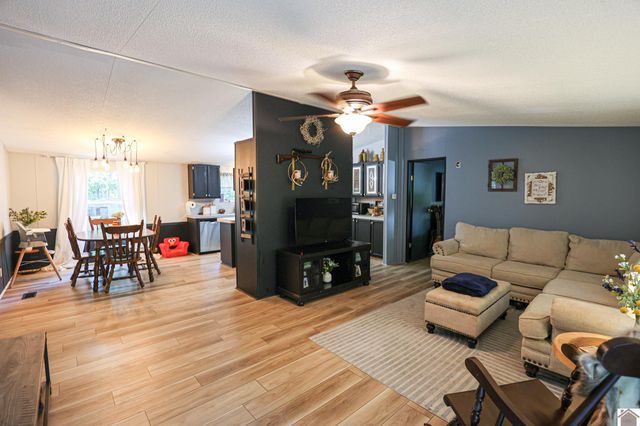 4256 Barge Island Rd., Benton, KY 42025