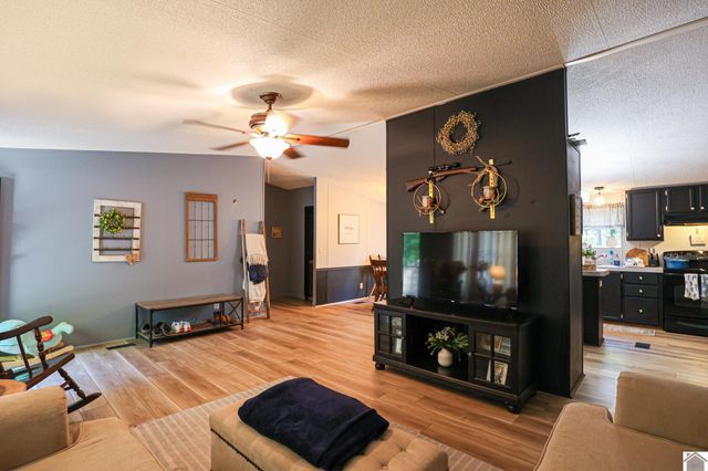 4256 Barge Island Rd., Benton, KY 42025