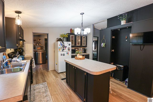 4256 Barge Island Rd., Benton, KY 42025