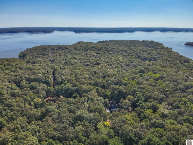 4256 Barge Island Rd., Benton, KY 42025