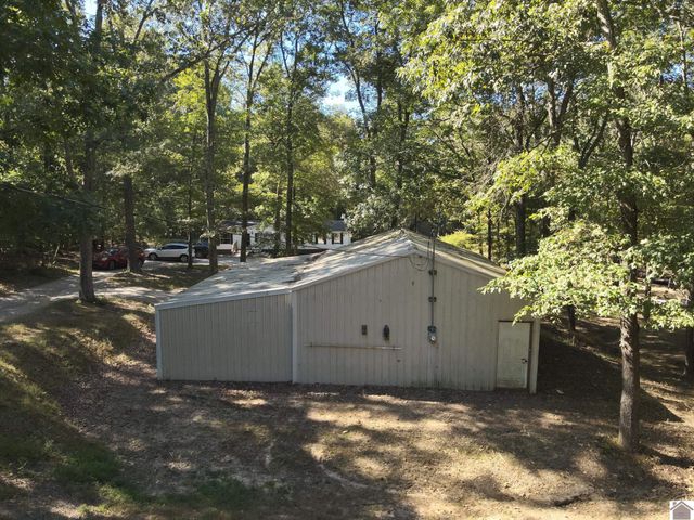 4256 Barge Island Rd., Benton, KY 42025