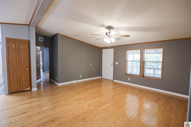 4256 Barge Island Rd., Benton, KY 42025