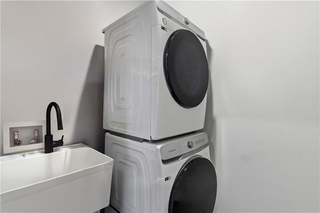 6919 Woodtrail Run, Flowery Branch, GA 30542