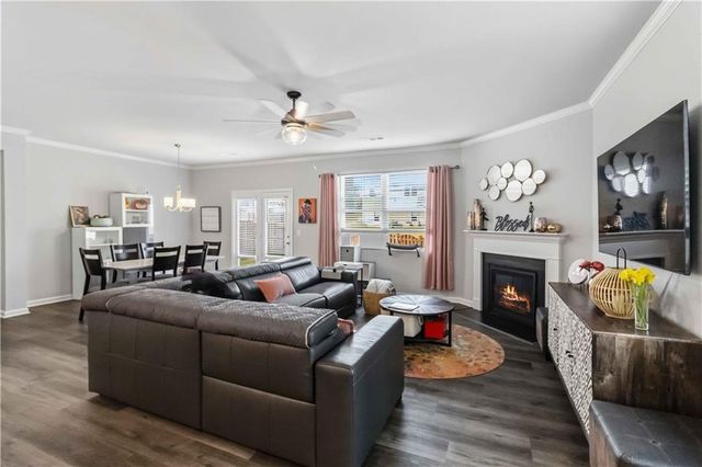 6919 Woodtrail Run, Flowery Branch, GA 30542