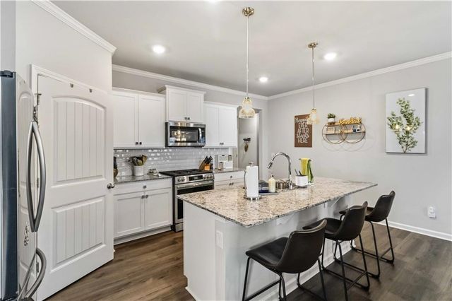 6919 Woodtrail Run, Flowery Branch, GA 30542