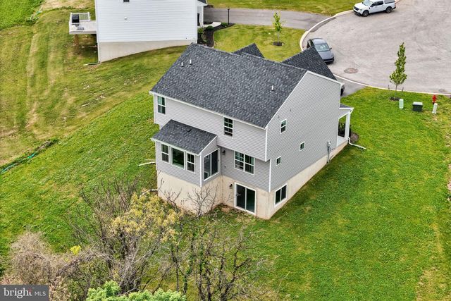 8 WESTON CIR, Duncannon, PA 17020