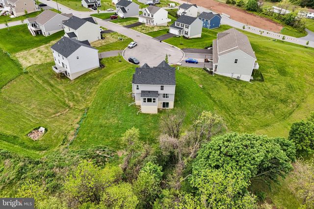 8 WESTON CIR, Duncannon, PA 17020