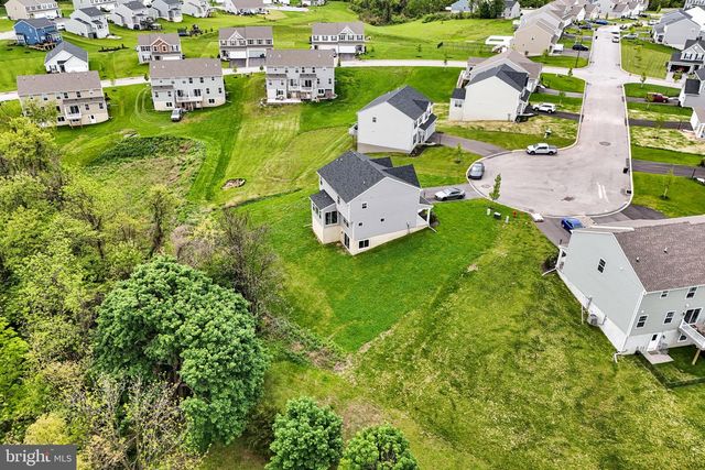 8 WESTON CIR, Duncannon, PA 17020