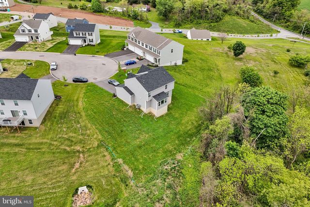 8 WESTON CIR, Duncannon, PA 17020