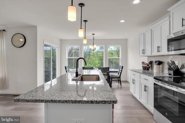 8 WESTON CIR, Duncannon, PA 17020