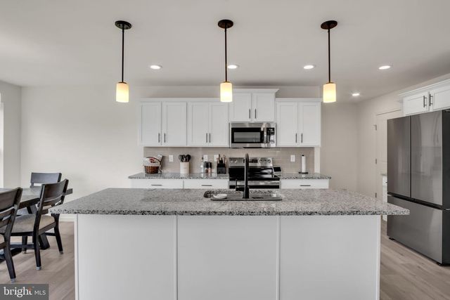 8 WESTON CIR, Duncannon, PA 17020