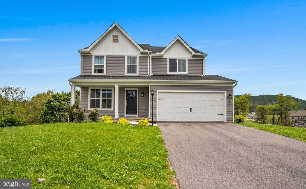 8 WESTON CIR, Duncannon, PA 17020