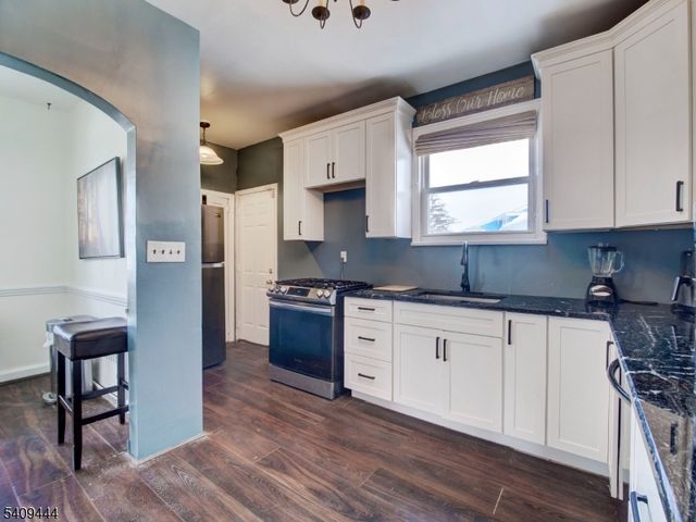 5 Park Rd, Paterson City, NJ 07514