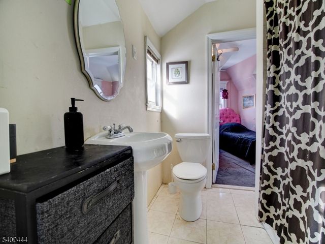 5 Park Rd, Paterson City, NJ 07514