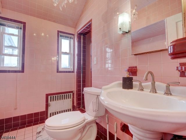 5 Park Rd, Paterson City, NJ 07514