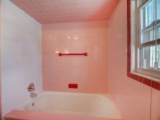 5 Park Rd, Paterson City, NJ 07514