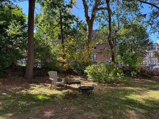 32 Sidlaw Rd 6, Boston, MA 02135