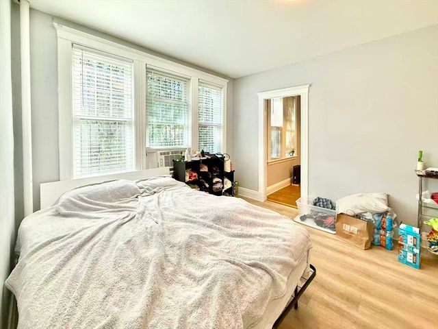 32 Sidlaw Rd 6, Boston, MA 02135