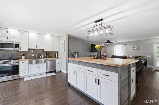 35 Julie Lane, St Peters, MO 63376