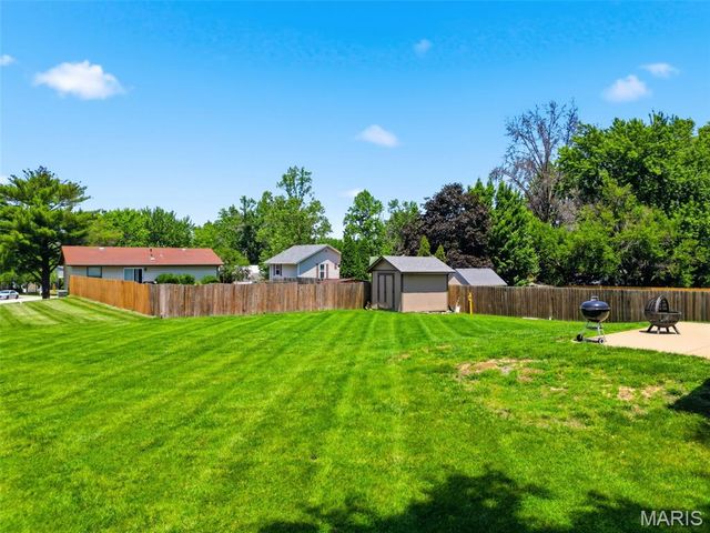 35 Julie Lane, St Peters, MO 63376