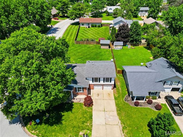 35 Julie Lane, St Peters, MO 63376