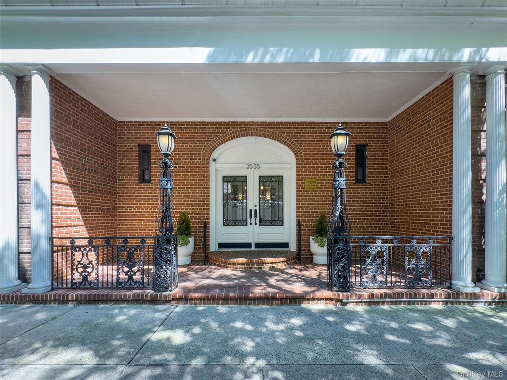 35-35 75th Street 220, Jackson Heights, NY 11372 — exterior