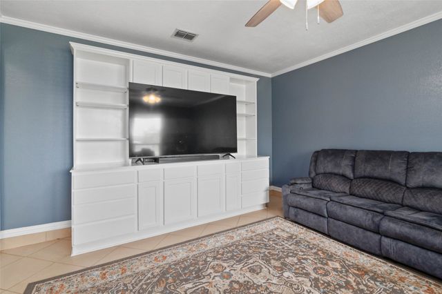 106 Vineyard Street, Weatherford, TX 76087