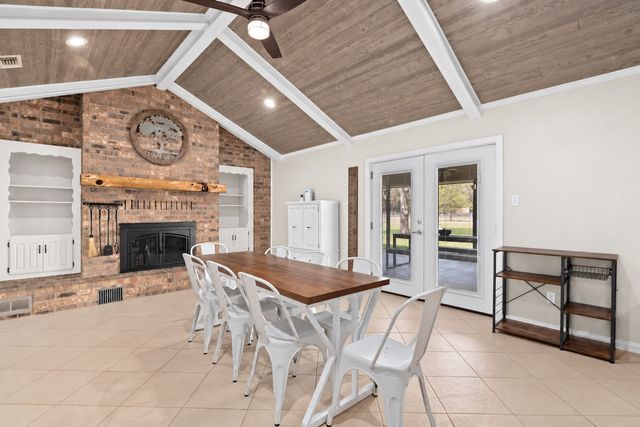 106 Vineyard Street, Weatherford, TX 76087