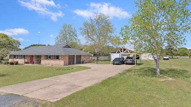 106 Vineyard Street, Weatherford, TX 76087