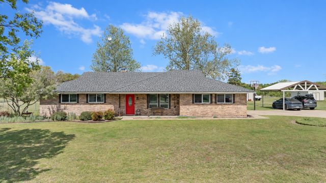 106 Vineyard Street, Weatherford, TX 76087