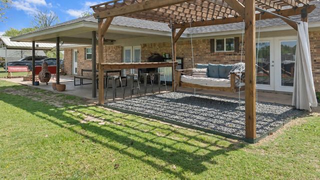 106 Vineyard Street, Weatherford, TX 76087