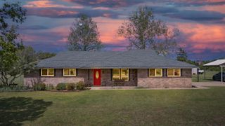 106 Vineyard Street, Weatherford, TX 76087