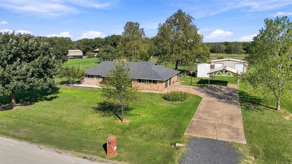 106 Vineyard Street, Weatherford, TX 76087 — photo 3