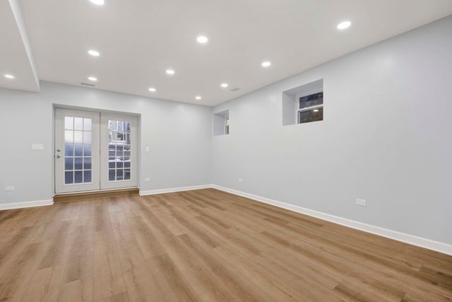 2329 N Geneva Terrace Garden, Chicago, IL 60614