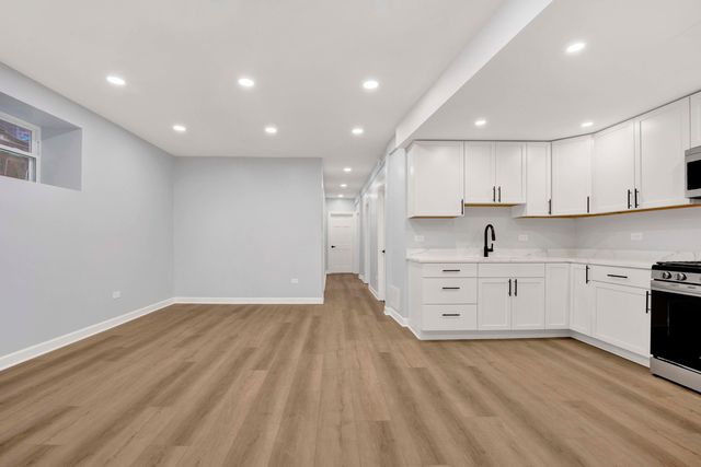 2329 N Geneva Terrace Garden, Chicago, IL 60614