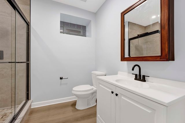 2329 N Geneva Terrace Garden, Chicago, IL 60614