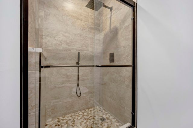 2329 N Geneva Terrace Garden, Chicago, IL 60614