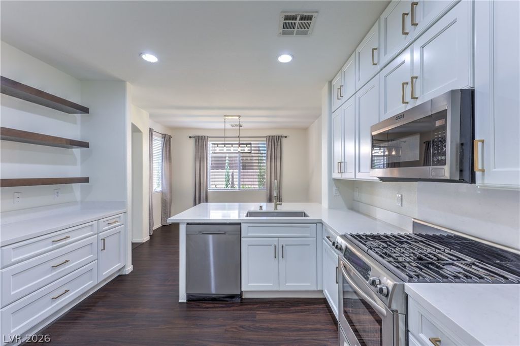 Image 10 of property listing at 5423 Raccoon Valley Lane, Las Vegas, NV 89122