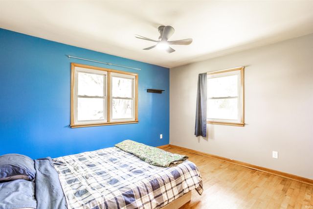 4946 Barnett Avenue, Sharpsville, IN 46068