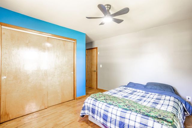 4946 Barnett Avenue, Sharpsville, IN 46068