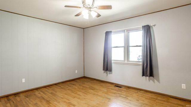 4946 Barnett Avenue, Sharpsville, IN 46068