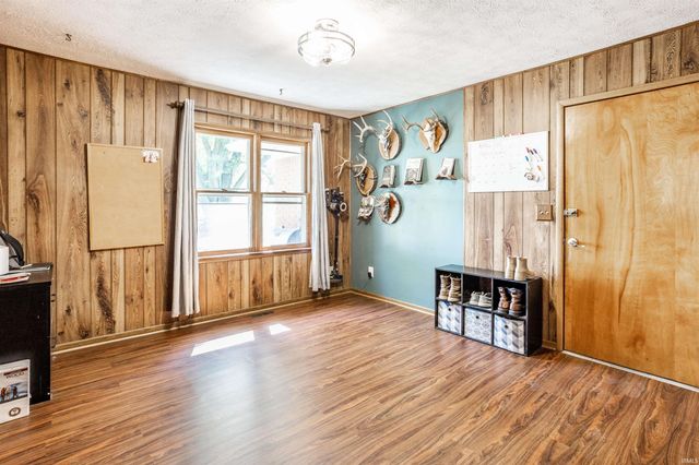 4946 Barnett Avenue, Sharpsville, IN 46068