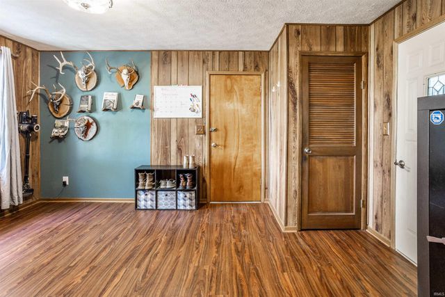 4946 Barnett Avenue, Sharpsville, IN 46068