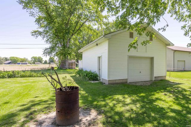 4946 Barnett Avenue, Sharpsville, IN 46068