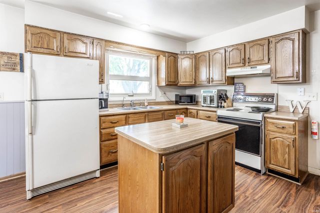4946 Barnett Avenue, Sharpsville, IN 46068