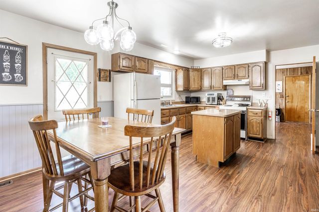 4946 Barnett Avenue, Sharpsville, IN 46068