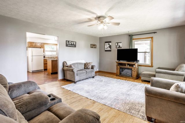 4946 Barnett Avenue, Sharpsville, IN 46068