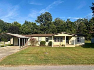 1215 N Raven Avenue, Petersburg, IN 47567